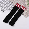 Chaussettes d&#39;équipage à rayures INS Street Femmes Coréennes de style japonais Fabricants filles chaussettes de filles